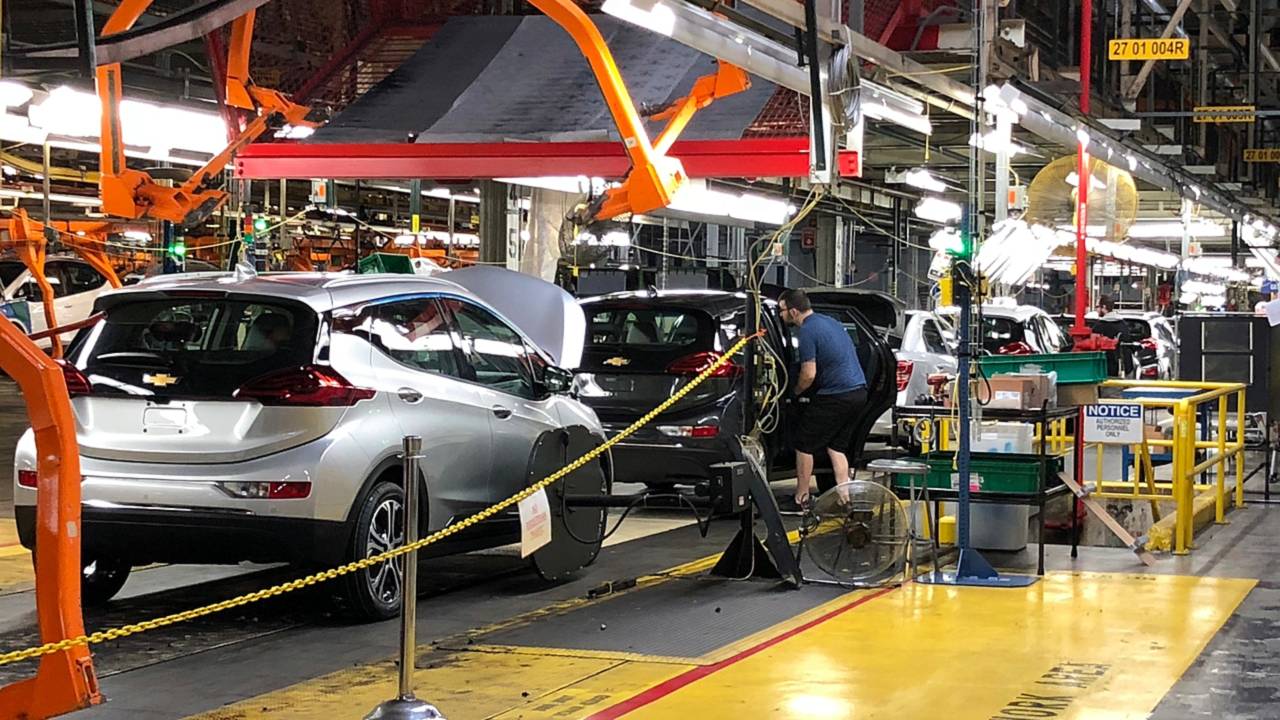 general motors - gm - chevrolet - carros elétricos - preço - motor a combustão - Ford - gasolina