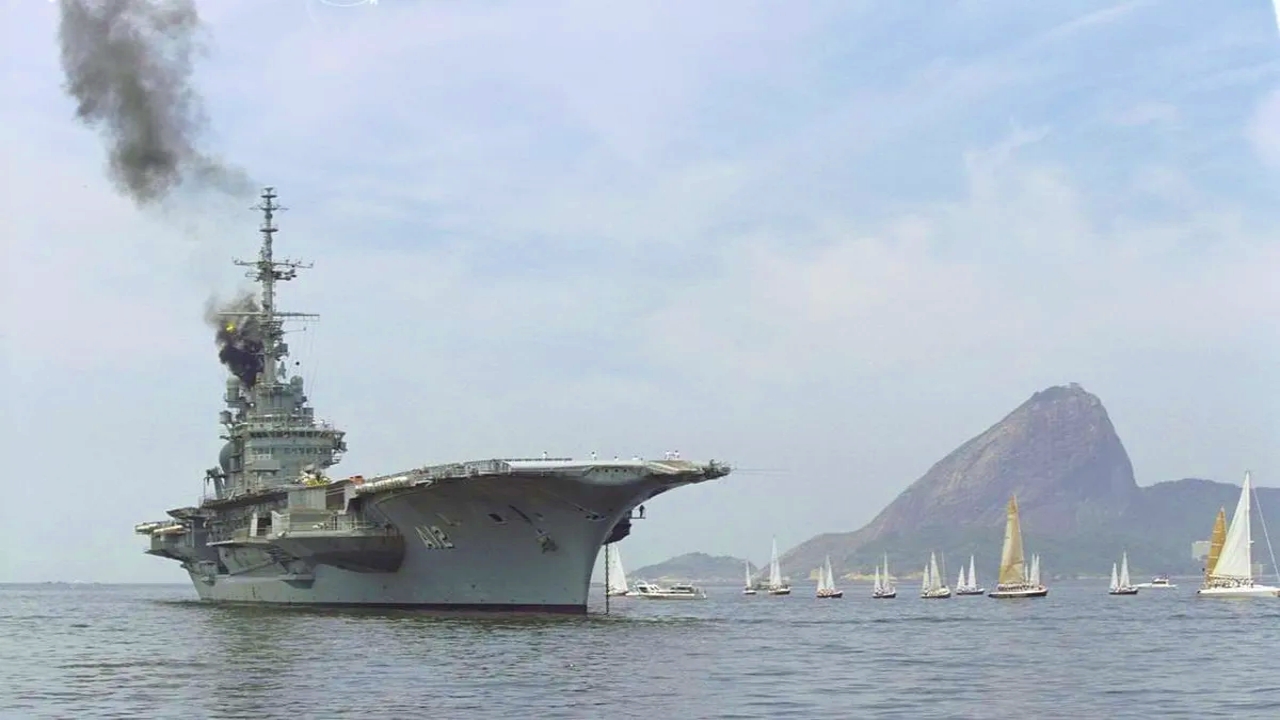 marinha do brasil - navio - porta aviões - Pernambuco - São Paulo - Rio de Janeiro - Turquia