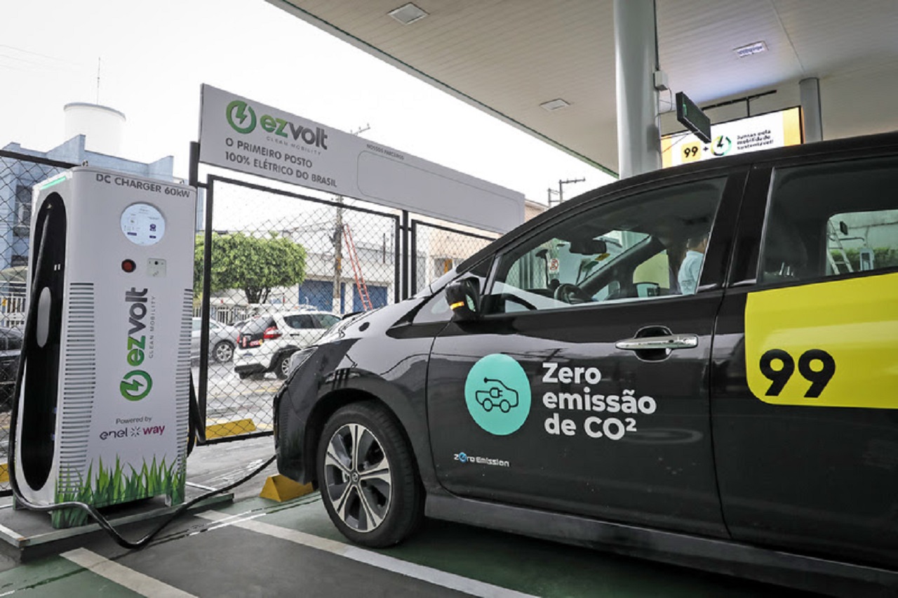 Brasil recebe o seu primeiro posto de abastecimento exclusivo para carros elétricos