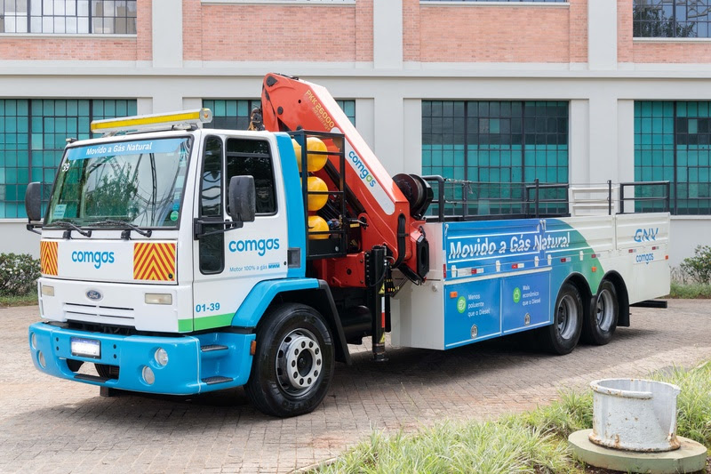 Caminhão movido a GNV da Comgá