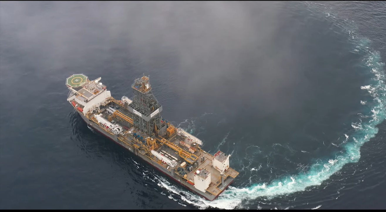 DeepWater Titan Transocean construído pela Sembcorp Marine navio sonda offshore