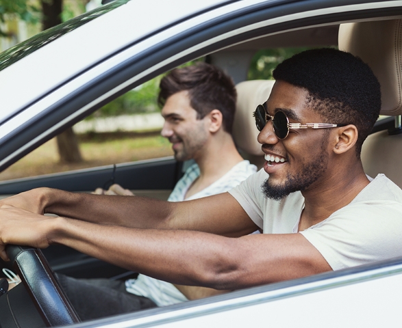 Descubra quais marcas e modelos são mais populares entre os adolescentes no mercado de seu primeiro veículo.