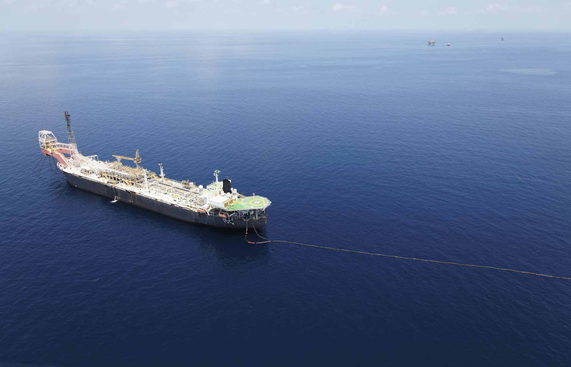 A TotalEnergies se juntará às companhias Petróleo Brasil Ltda. (PPBL), Petrobras e QatarEnergy para a operação do novo bloco exploratório. A exploração offshore em Água Marinha, na Bacia de Campos, abrirá novas portas para o mercado de óleo e gás nacional.