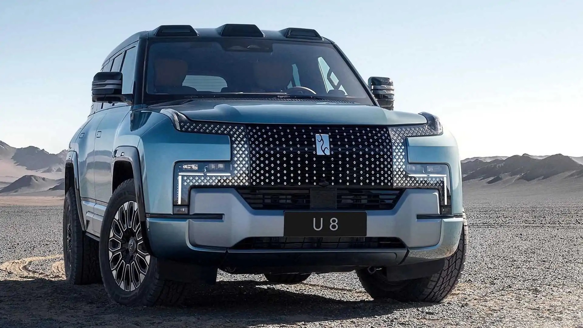 BYD Yangwang U8, carro elétrico de luxo com 4 motores, mais de 1.000 cv e 320-420 Nm de torque em cada motor, chega em 2024