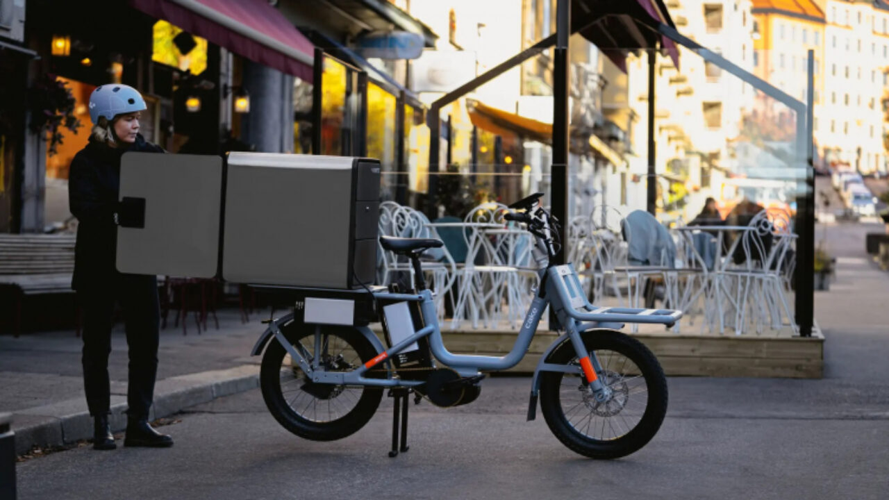 Cake anuncia bicicleta elétrica de carga com três baterias de 750 Wh cada, o suficiente para percorrer mais de 360 km
