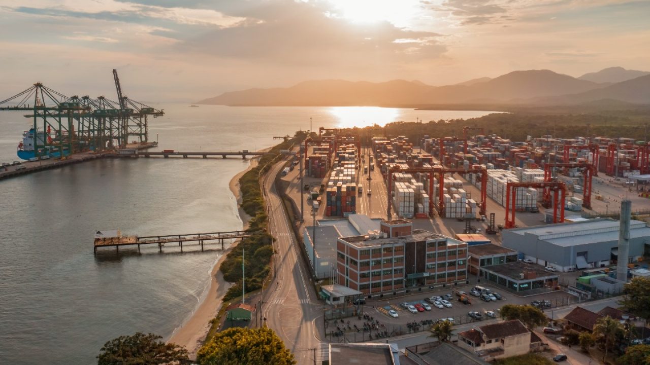 Local de transporte marítimo, Porto de Itapoá comemora seu crescimento de 7,6% no ano de 2022 e visa oportunidades para seu futuro