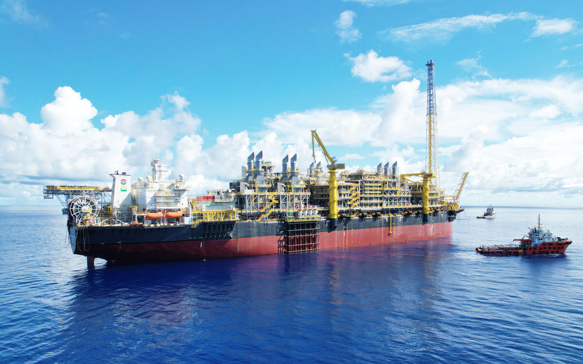 Plataforma FPSO Anita Garibaldi chegou ao Brasil e se prepara atualmente para as operações de comissionamento final. A MODEC fornecerá a embarcação à Petrobras para o projeto de revitalização do pré-sal da Bacia de Campos.