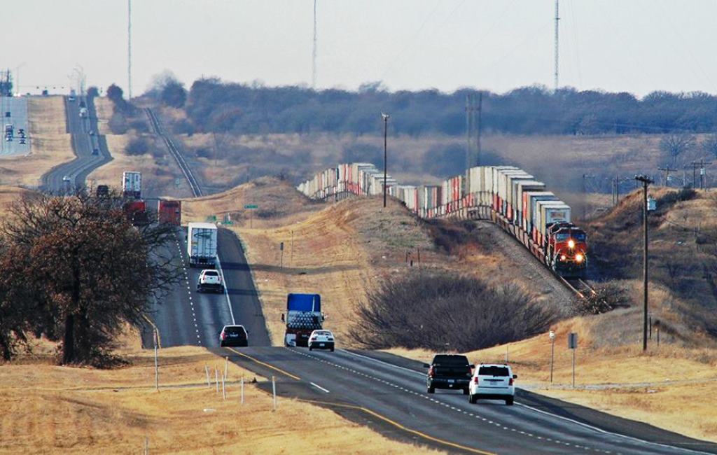 melhorias em rodovias e ferrovias do Brasil