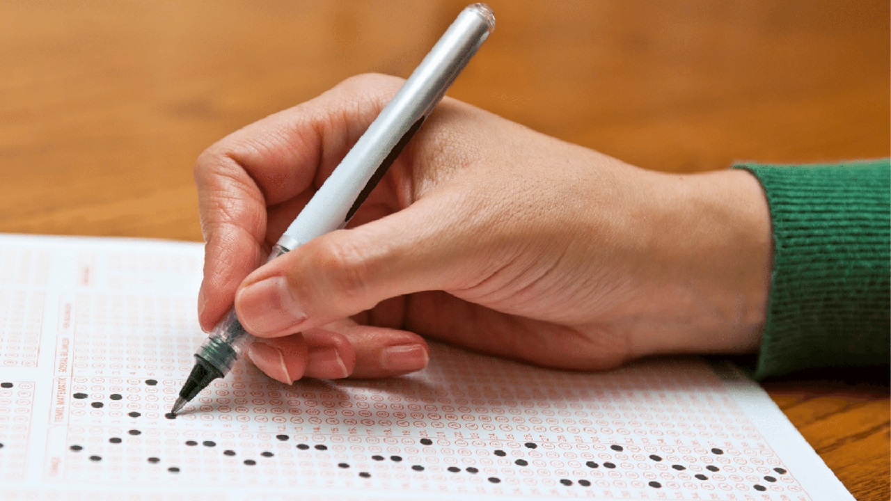 SEDUC - RO abre processo seletivo com 726 vagas para candidatos de NÍVEL MÉDIO; a remuneração inicial será de R$ 1.692,2