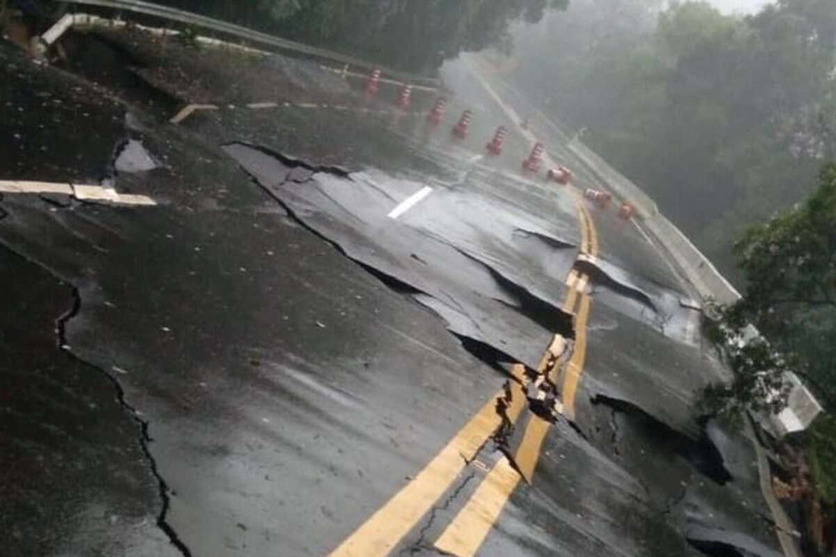 Rodovia Mogi-Bertioga SP