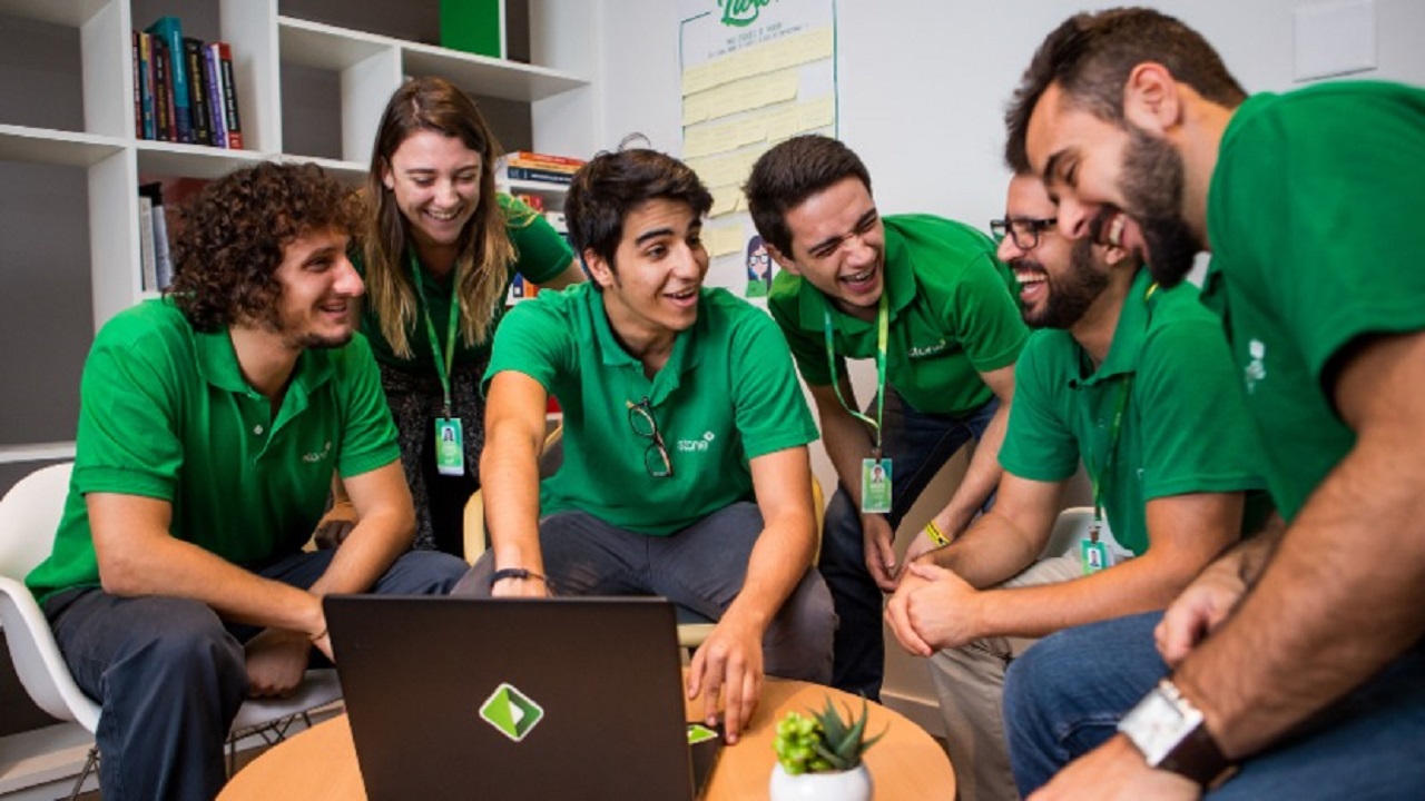Stone está recrutando 150 novos profissionais para preencher vagas de emprego na área comercial