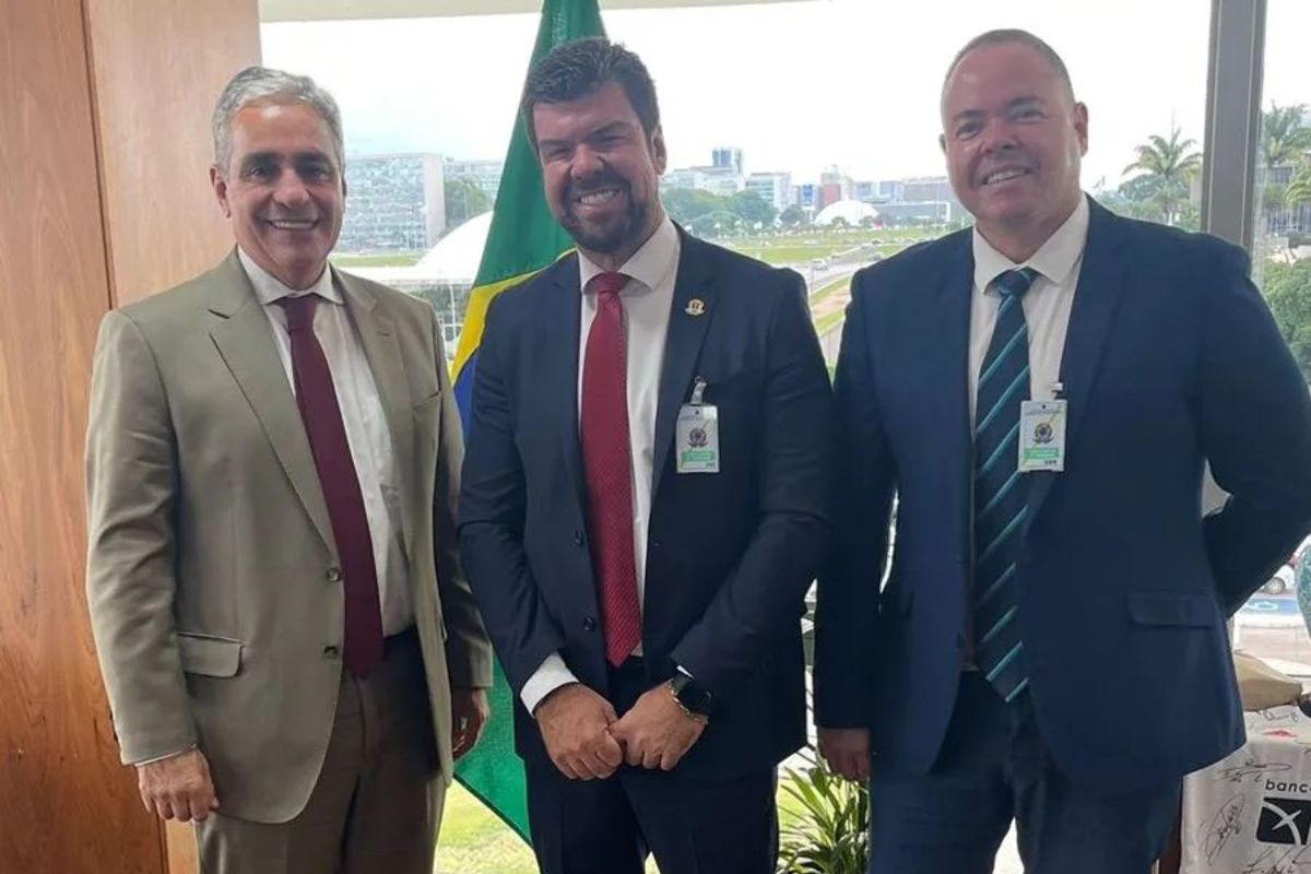 Macaé petróleo investimentos empregos desenvolvimento BR-101