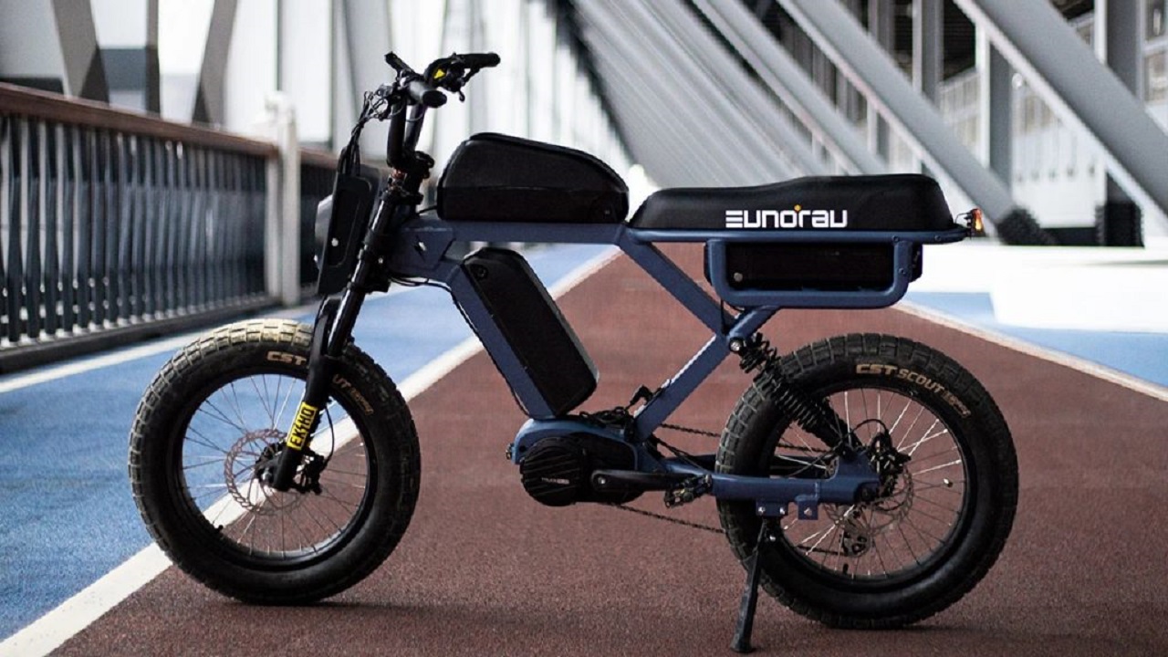 bicicleta elétrica com motor duplo, três baterias e autonomia de 320 km, ideal para enfrentar qualquer terreno com praticidade e desempenho chega ao mercado