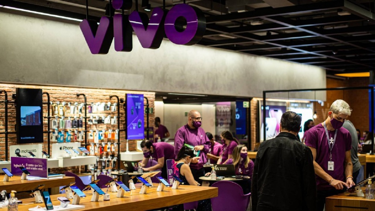 Operadora Vivo abre mais de 120 vagas home office para profissionais de todo o Brasil; há vagas sem experiência para inicio imediato