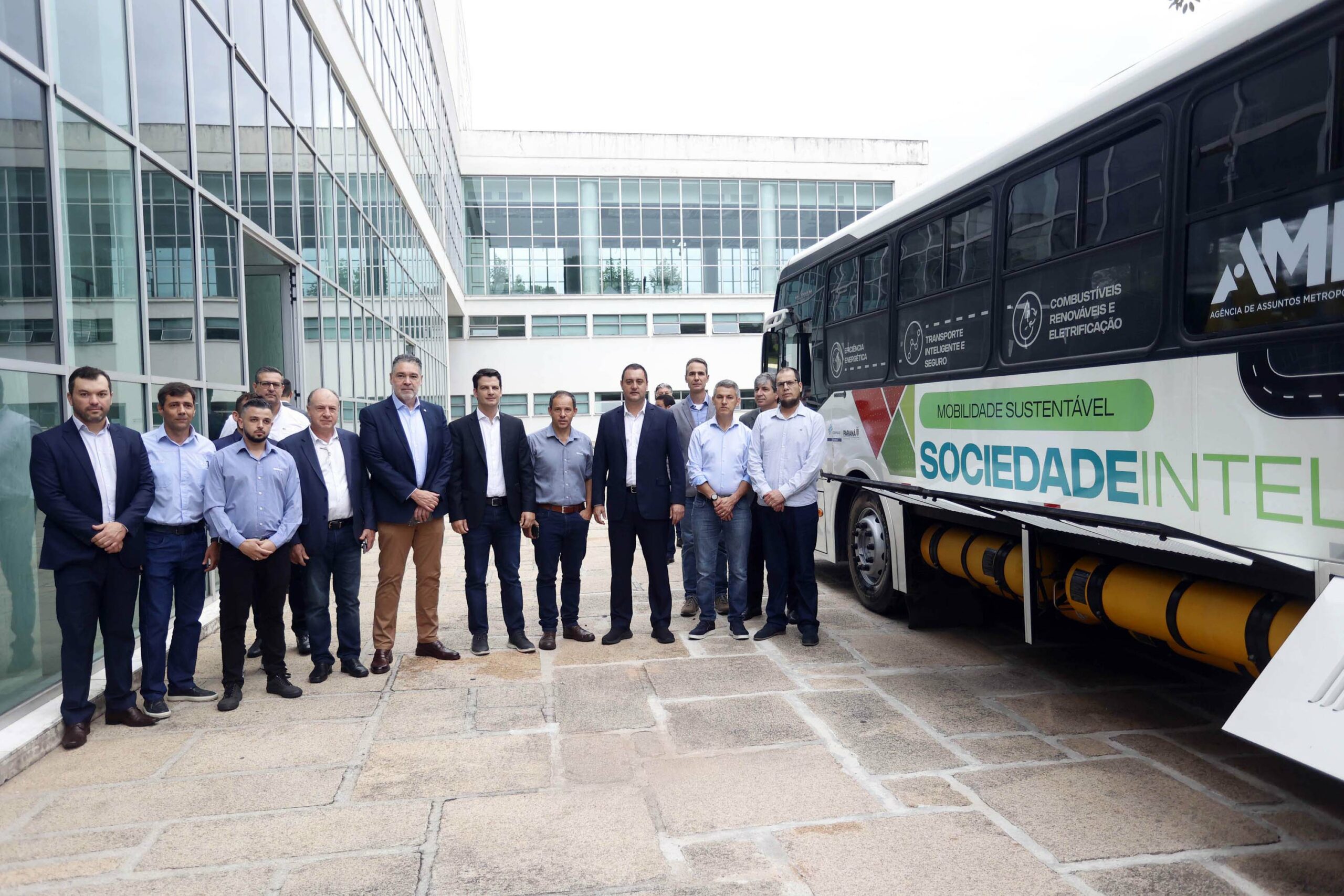 Parceria da Compagas e Scania contempla Paraná com ônibus completamente movido a GNV para operar em linha do transporte coletivo de Curitiba 