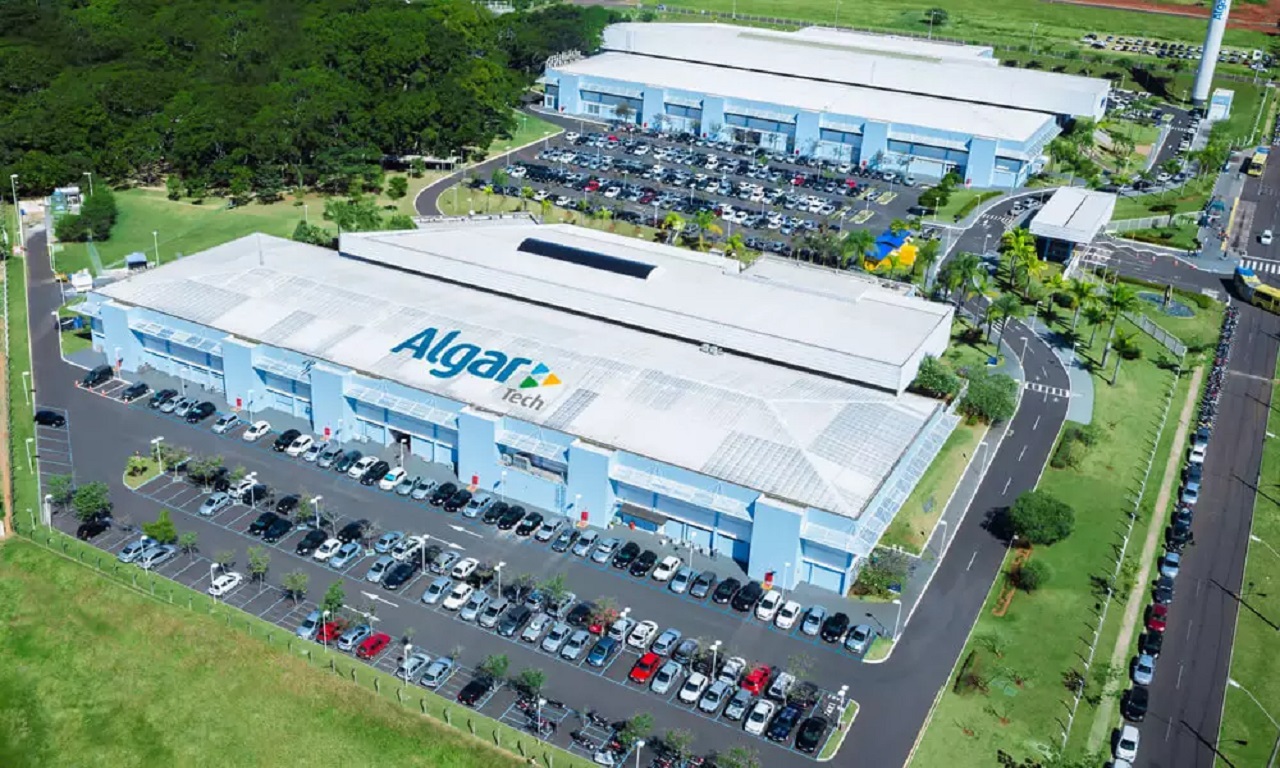 Algar Tech abre processo seletivo com 500 vagas para operador de call center em home office exigindo apenas ensino médio completo