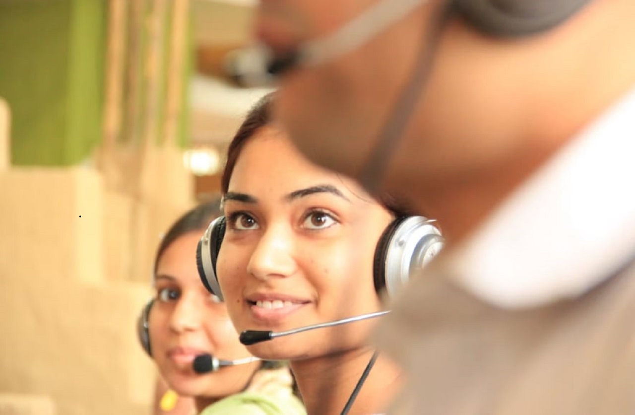 Empresa de telemarketing abre 3 mil vagas de emprego para candidatos com ensino médio completo