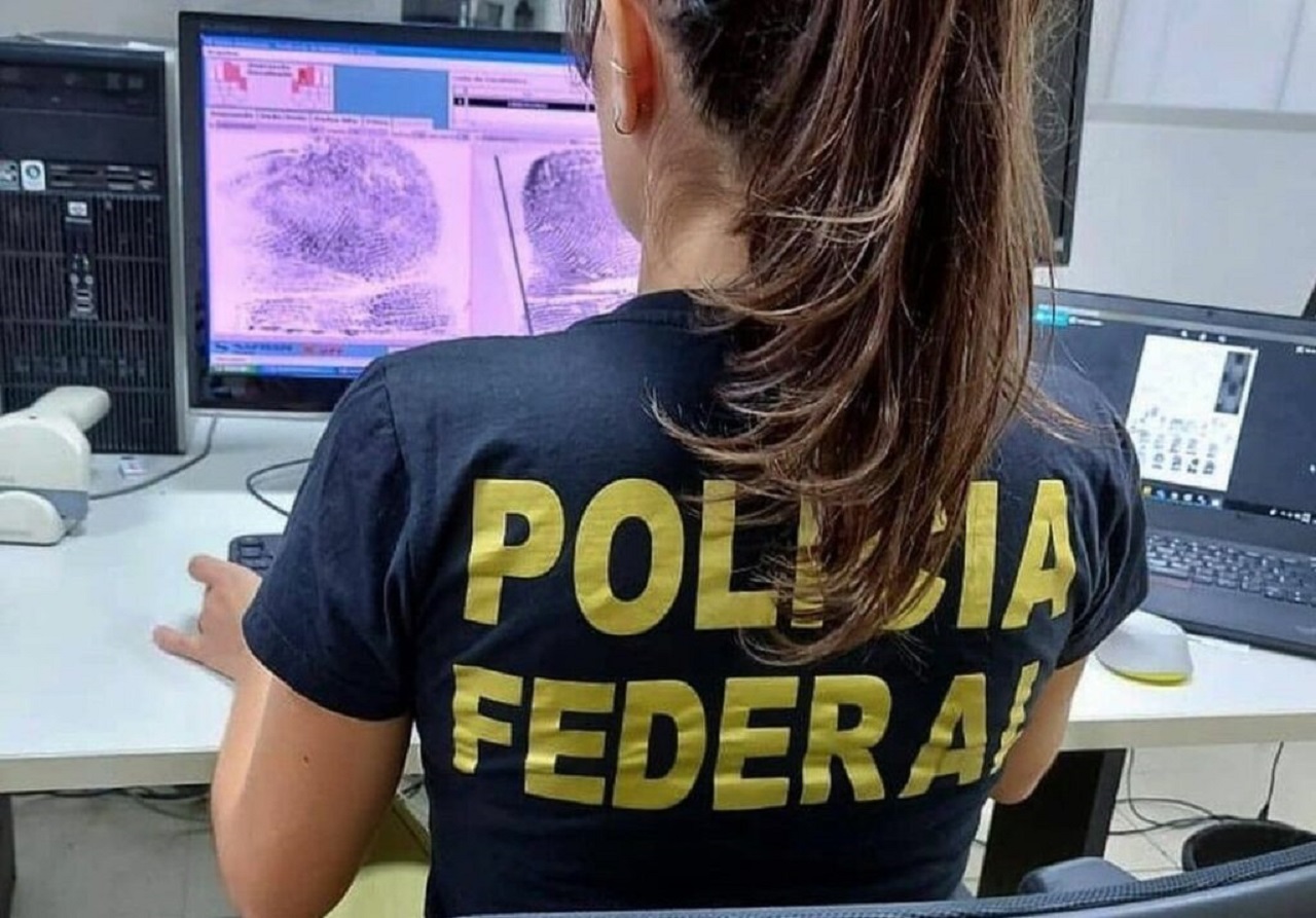 Polícia Federal anuncia concurso para área administrativa com 734 vagas! Saiba como participar