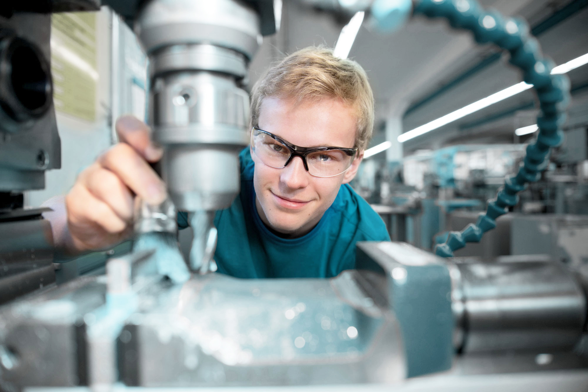 Trabalhar na Suíça - técnico em polimecânica
