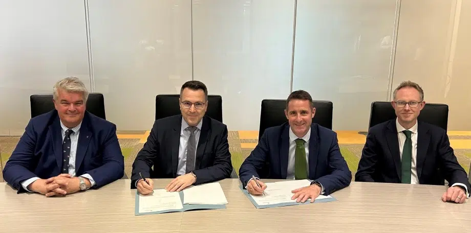 Contract signing ceremony between executives of Seaway7, Subsea 7 and ScottishPower Renewables for an offshore wind contract in the UK.
