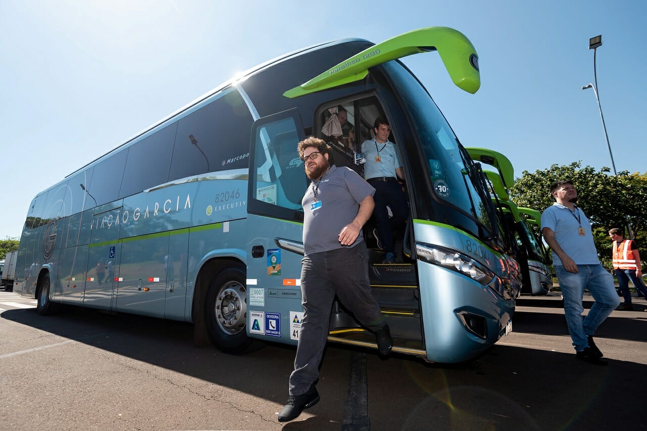 Onibus Elétrico Transportando trabalhadores na usina hidrelétrica Itaipu