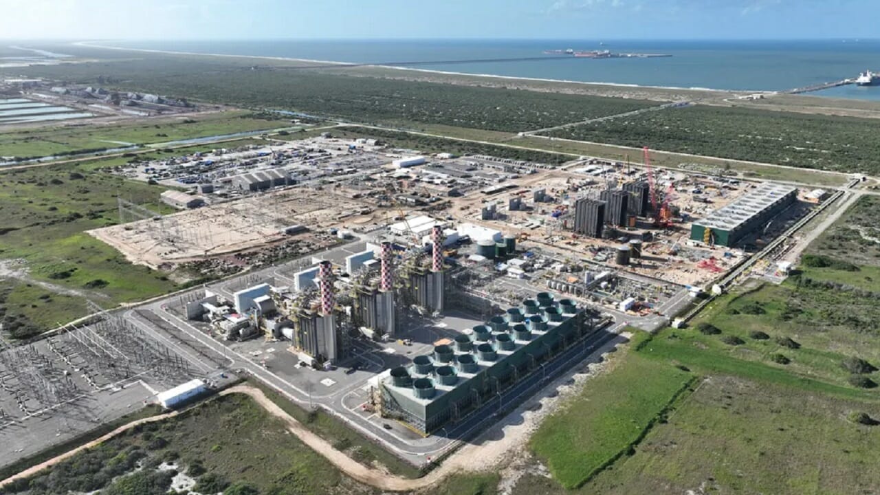 Usina GNA II abre 350 vagas de emprego para candidatos das áreas de mecânica, energia elétrica, logística, construção civil e muito mais