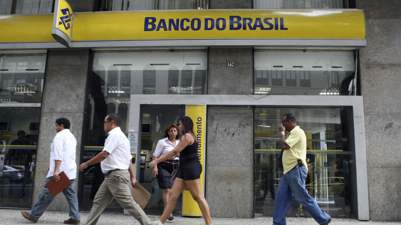 Concurso do Banco do Brasil com 6.525 vagas para escriturário teve resultado divulgado, salário inicial é de R$5.436,03