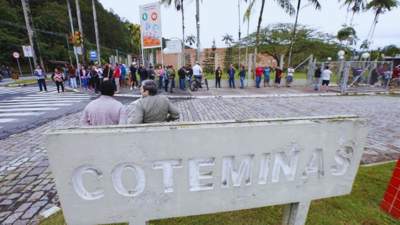 Coteminas planeja demitir 700 funcionários em Blumenau enquanto assume produção para Shein no Brasil