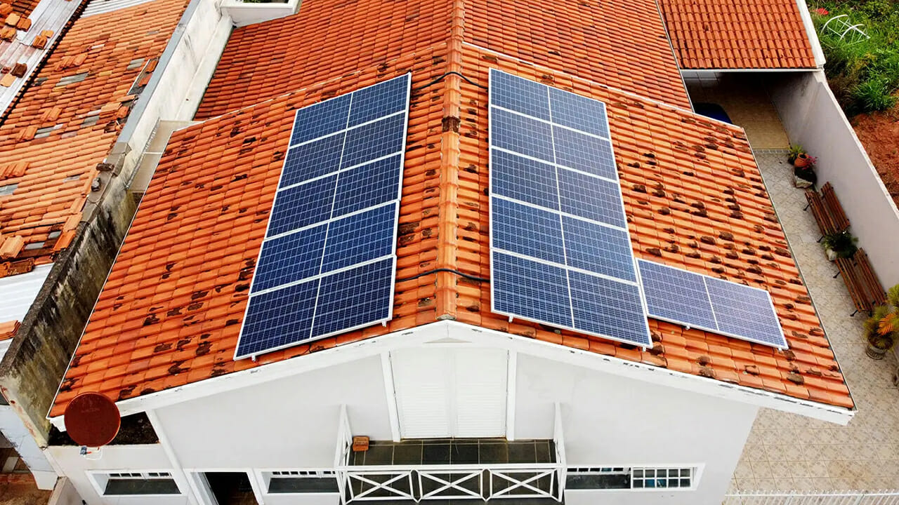 Empresa vende kit de Energia Solar de baixo custo para democratizar o acesso às classes média e baixa