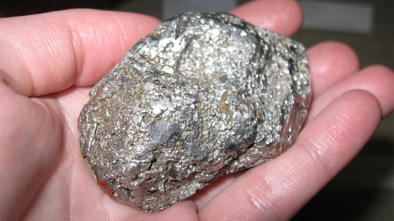 Metal com poderes regenerativos é descoberto por acaso e pode revolucionar a engenharia de agora em diante