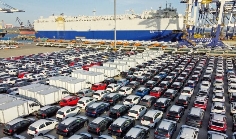 Navio chinês com uma grande carga de carros elétricos da GWMe BYD