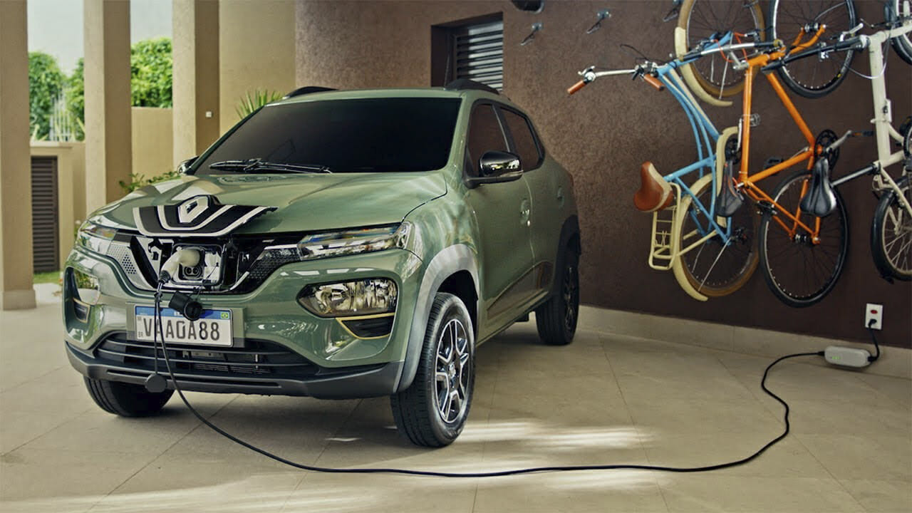 Renault derruba preço do Kwid E-Tech em nova estratégia contra concorrentes como BYD Dolphin e Caoa Chery iCar