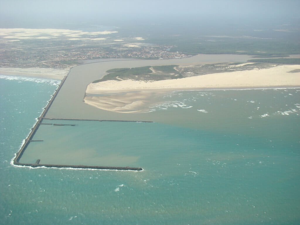 A expansão do Porto de Luís Correia, no Piauí, se destaca como um marco histórico que não apenas aumentará a capacidade portuária e diversificará as atividades econômicas, mas promete gerar muitas vagas de empregos.