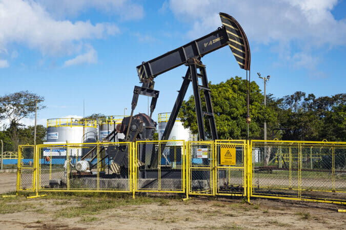 No Espírito Santo, a Seacrest tem como objetivo: adquirir e agir no redesenvolvimento de campos de petróleo de meia idade, chegando a realizar transações de até 26 milhões de dólares para a realização dos trâmites necessários.