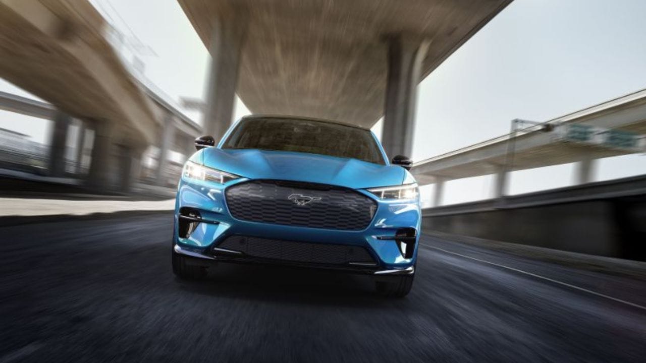 A Ford superou a tecnologia de direção autônoma da Tesla? Novo Mustang exibe alto desempenho