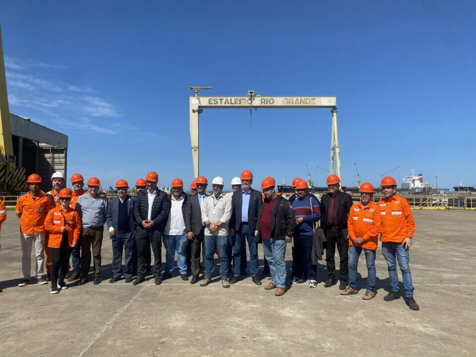 Comitiva parlamentar no estaleiro Rio Grande para fortalecer a indústria naval