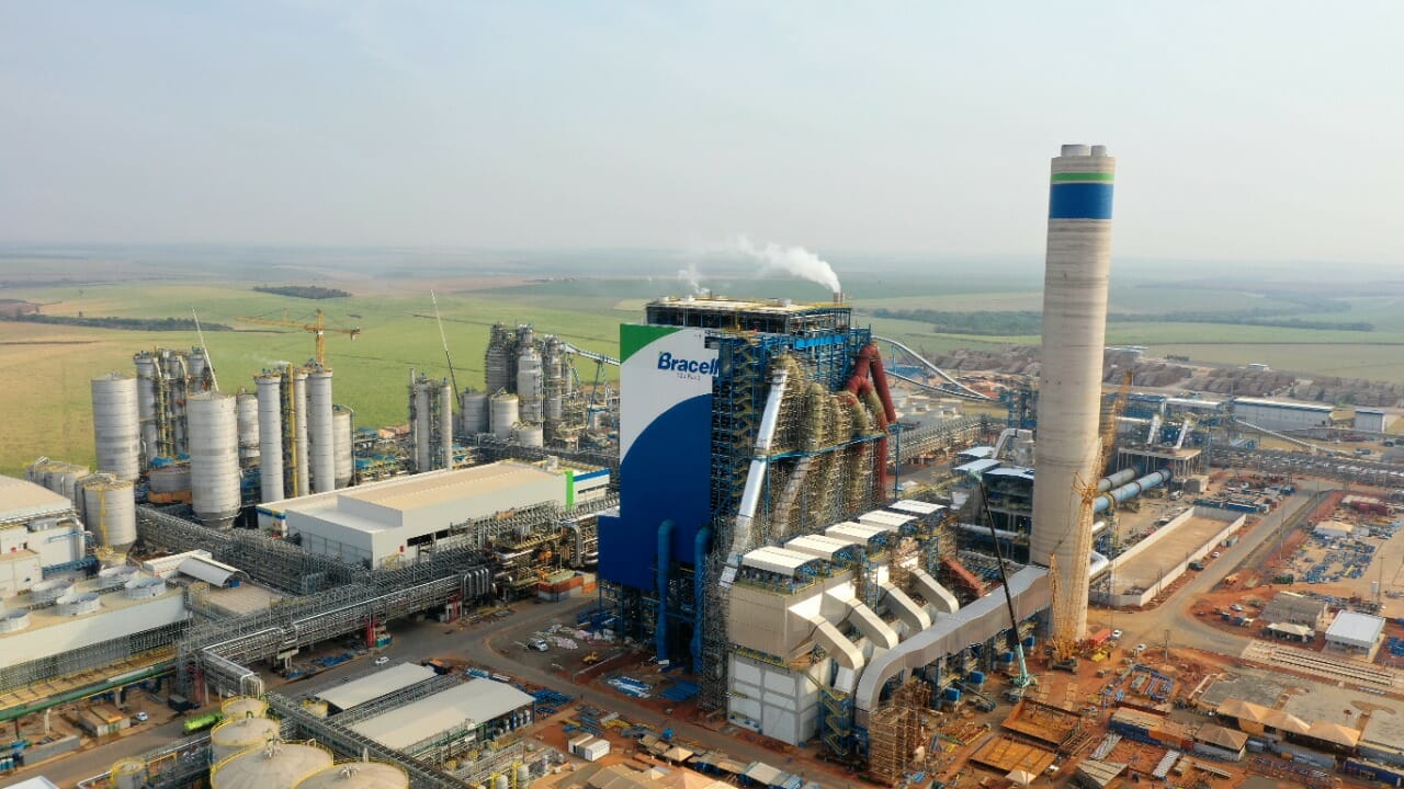 Os interessados devem enviar o currículo o mais rápido possível para concorrer às vagas de emprego abertas na fábrica da Bracell.