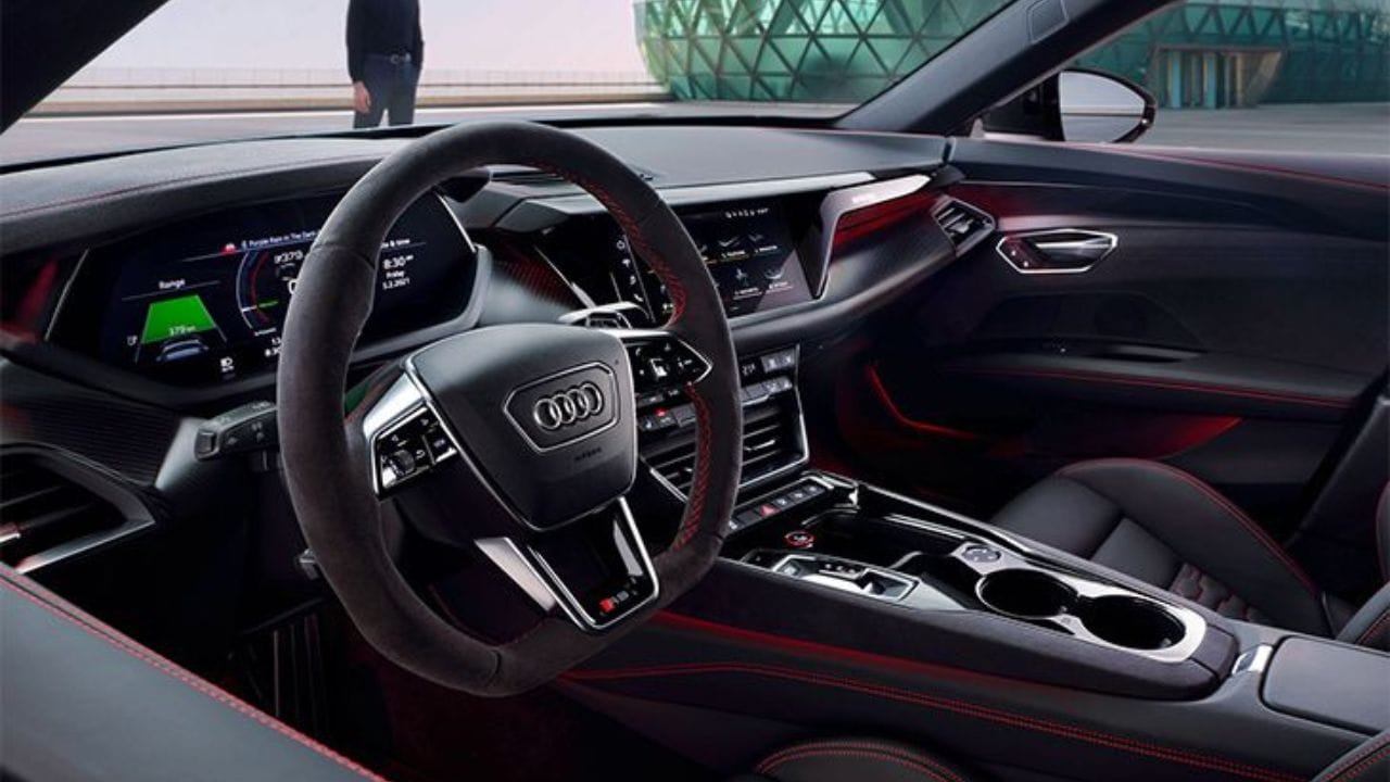 Audi RS e-tron GT arrives impressively: the electric gran turismo that blends power, style, and sustainability