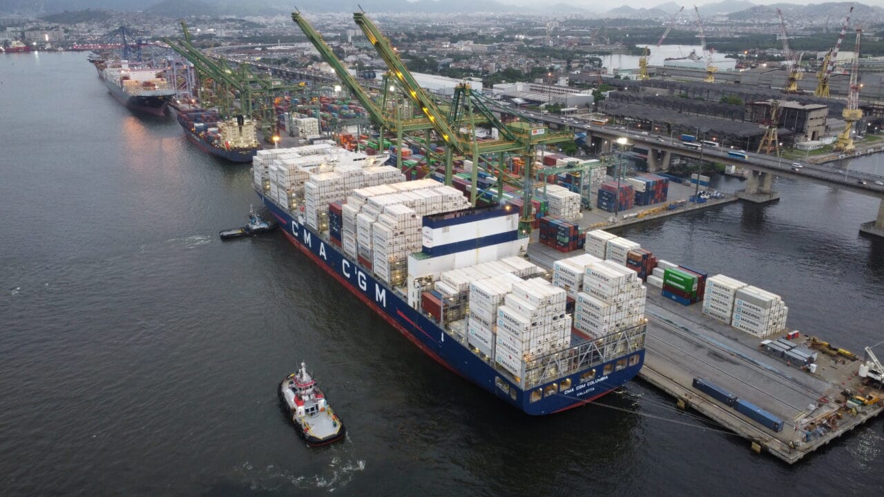 portos brasileiros estão 15 anos atrasados