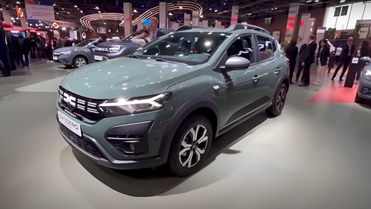 Conheça o novo Sandero 2024, carro da Renault mais vendido da Europa no último ano, perdendo apenas para Tesla Model Y