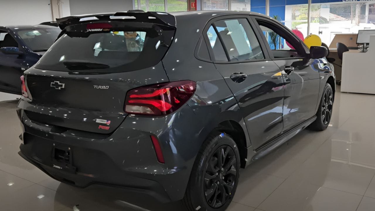 O Chevrolet Onix RS 2024 chega ao mercado brasileiro trazendo uma combinação de esportividade e tecnologia