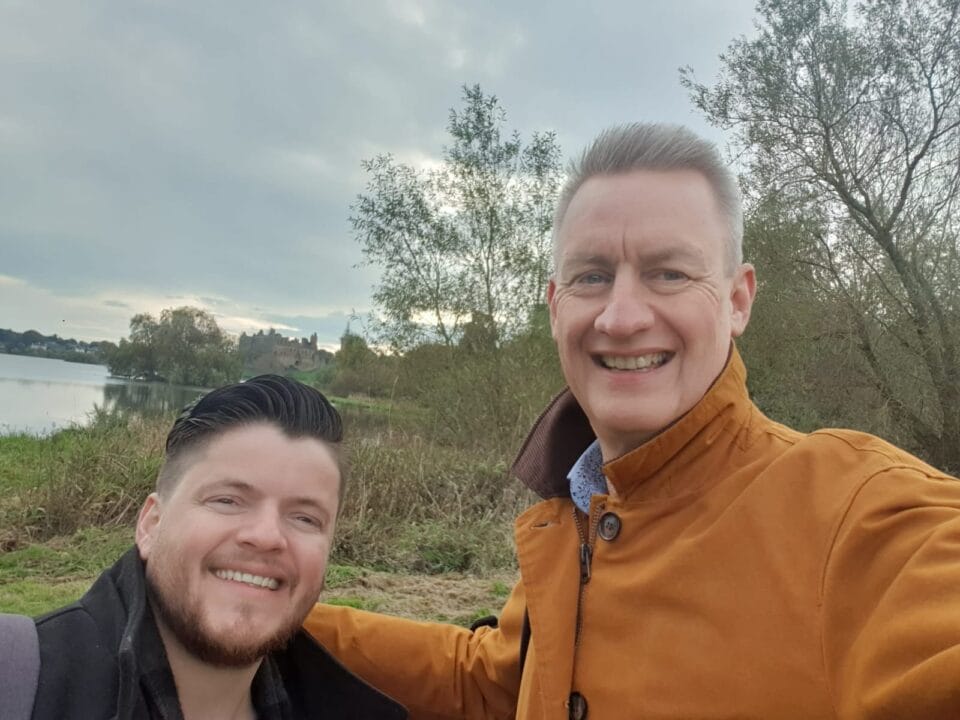Russell Dalgleish e Julio Paz em Linlithgow na Escócia