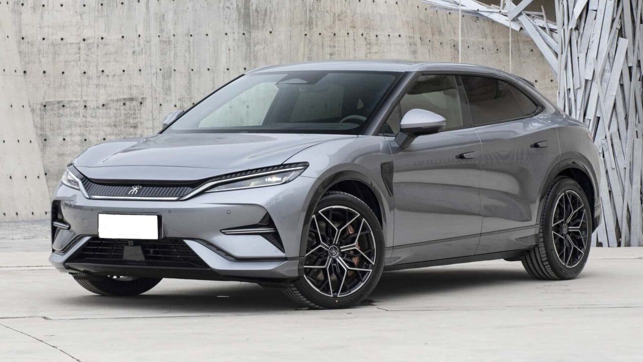 BYD Song L, SUV cupê elétrico, China, fastback, versões, preços, lançamento, internacional, design, Pioneer Dragon Aesthetics, arquitetura elétrica, e-Platform 3.0, bateria estrutural, CTB, Cloud Chariot, tração nas quatro rodas, motor assíncrono, motor síncrono, autonomia, bateria Blade, velocidade máxima