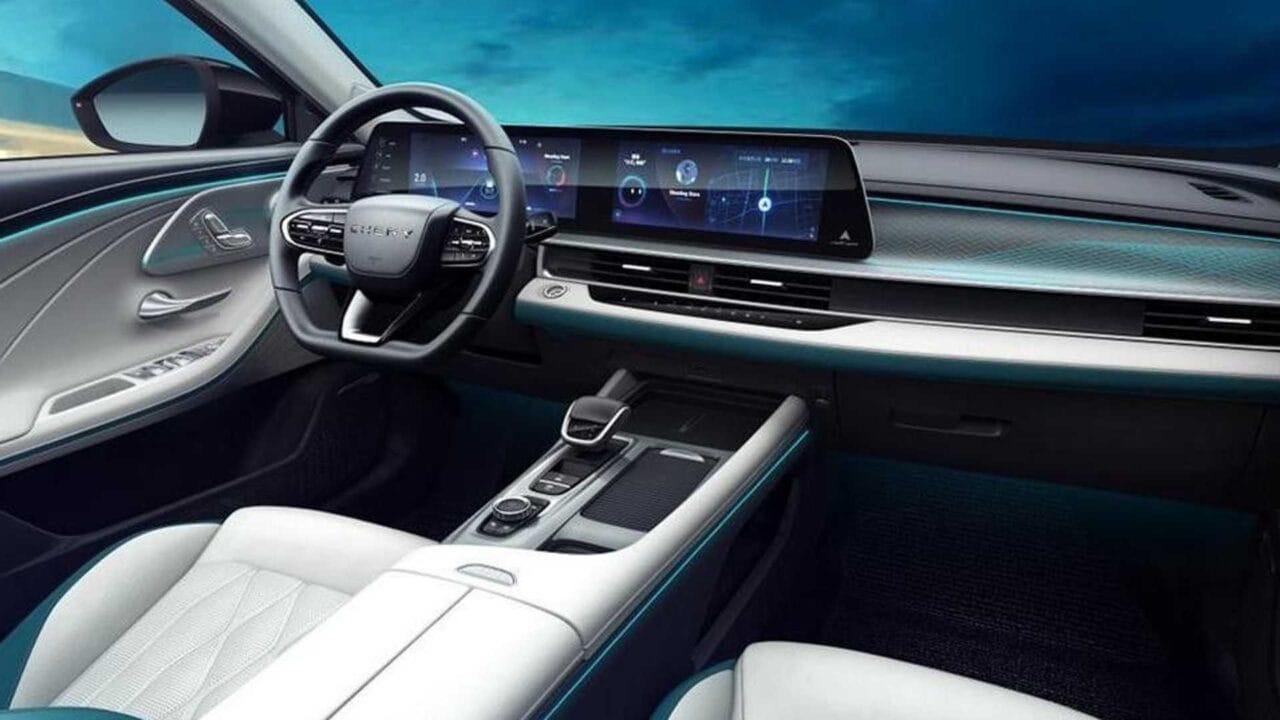 New Plug-In Hybrid Sedan from Chery Hits the Market Revolutionizing with 23.8 km/l and 1400 km of Range