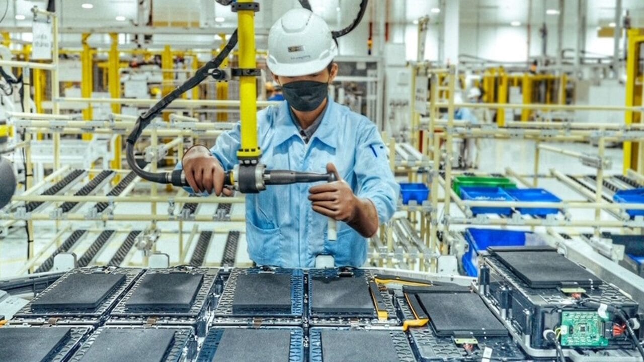 Banco estadunidense, Goldman Sachs, baterias, carros elétricos, matérias primas, lítio, níquel, cobalto, importação, Volvo XC40, Volvo C40, SUVs elétricos, kWh, subsídios, veículos elétricos, demanda, tecnologia, mercado global