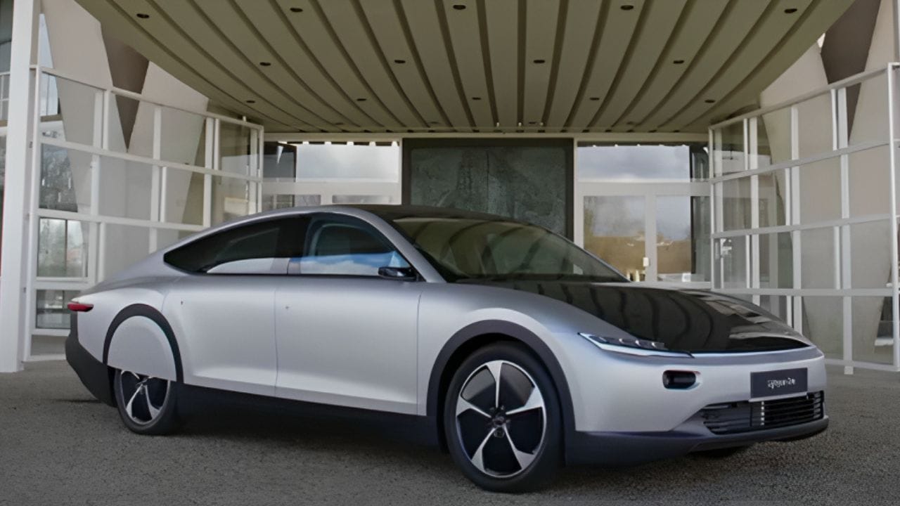 Carros solares: por que ainda não dominam as estradas como os veículos elétricos? Uma pesquisa recente revela por que essa inovação ainda não se popularizou