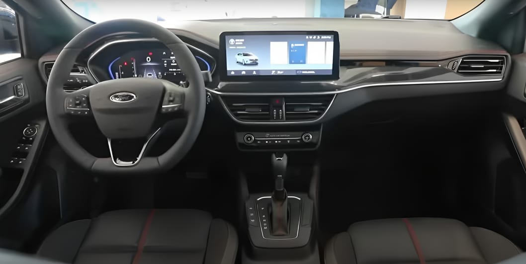 With spectacular design and advanced technology, the new Ford Focus 2024 enters the global market to compete with category leaders