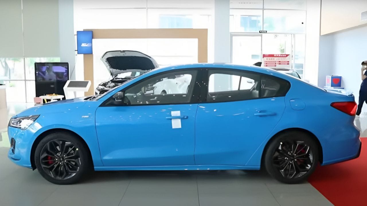 Com design espetacular e tecnologia avançada, o novo Ford Focus 2024 entra no mercado global para competir com os líderes da categoria
