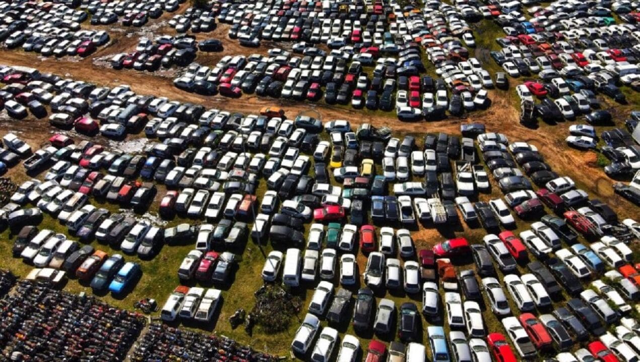 Detran realiza MEGA LEILÃO com 600 carros e lances a partir de apenas R$ 20