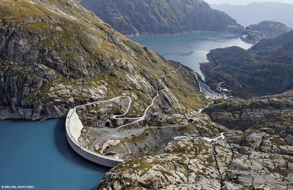 Suíça começa a construir um novo tipo de represa hidrelétrica, prometendo mudar o setor!